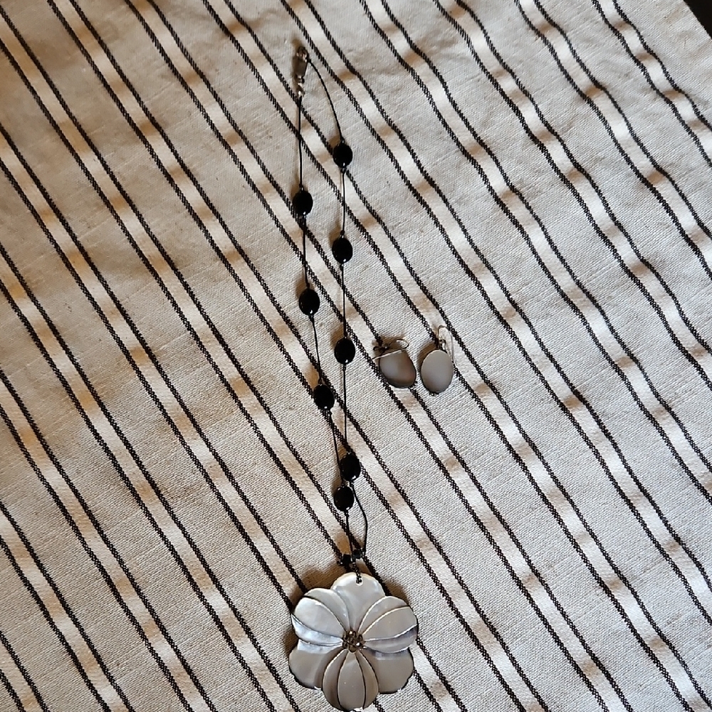 Silver and Black Flower Pendant Necklace with Earrings